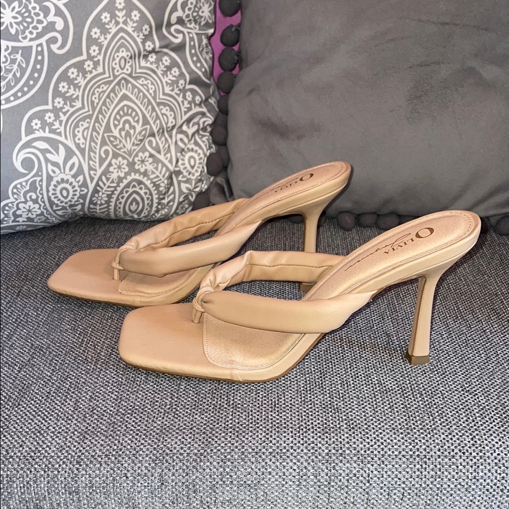 Elegant Tan Heeled Sandals